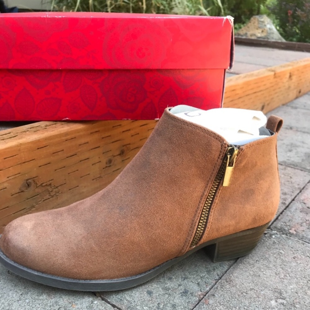 Carlos Santana Brie ankle booties
